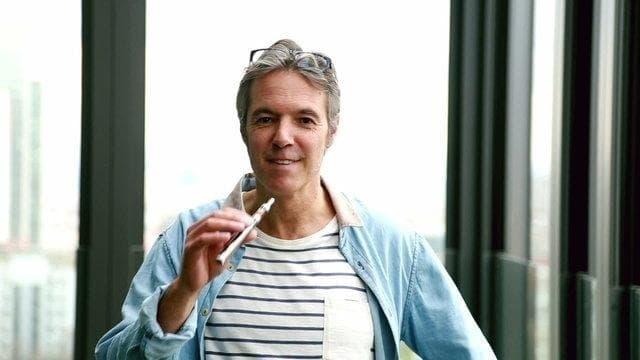Einweg Vapes Under Scrutiny as disposable e cigarette ban Triggers Retailer and Consumer Backlash