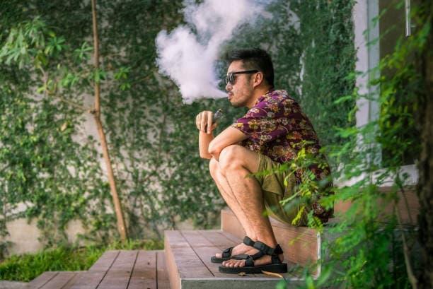IBvape E-cigarete market analysis and survival tips ahead of vietnam e-cigarette ban 2025